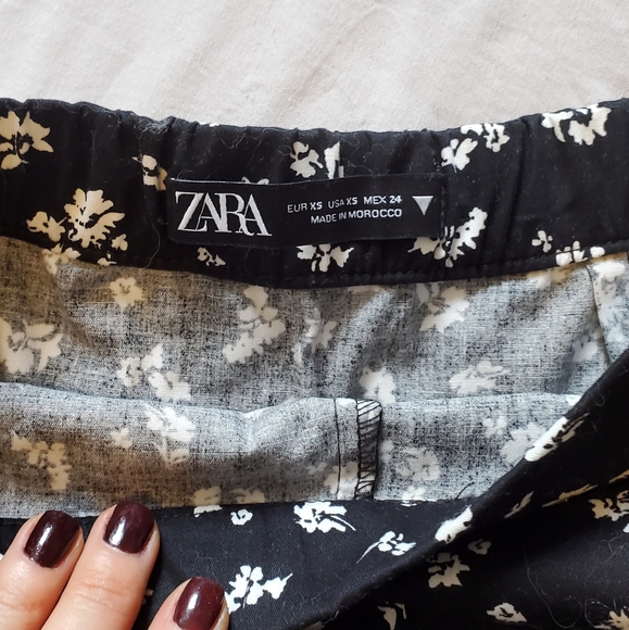 BUNDLE 2 FOR $35 New Zara Floral Skort - Picture 3 of 3